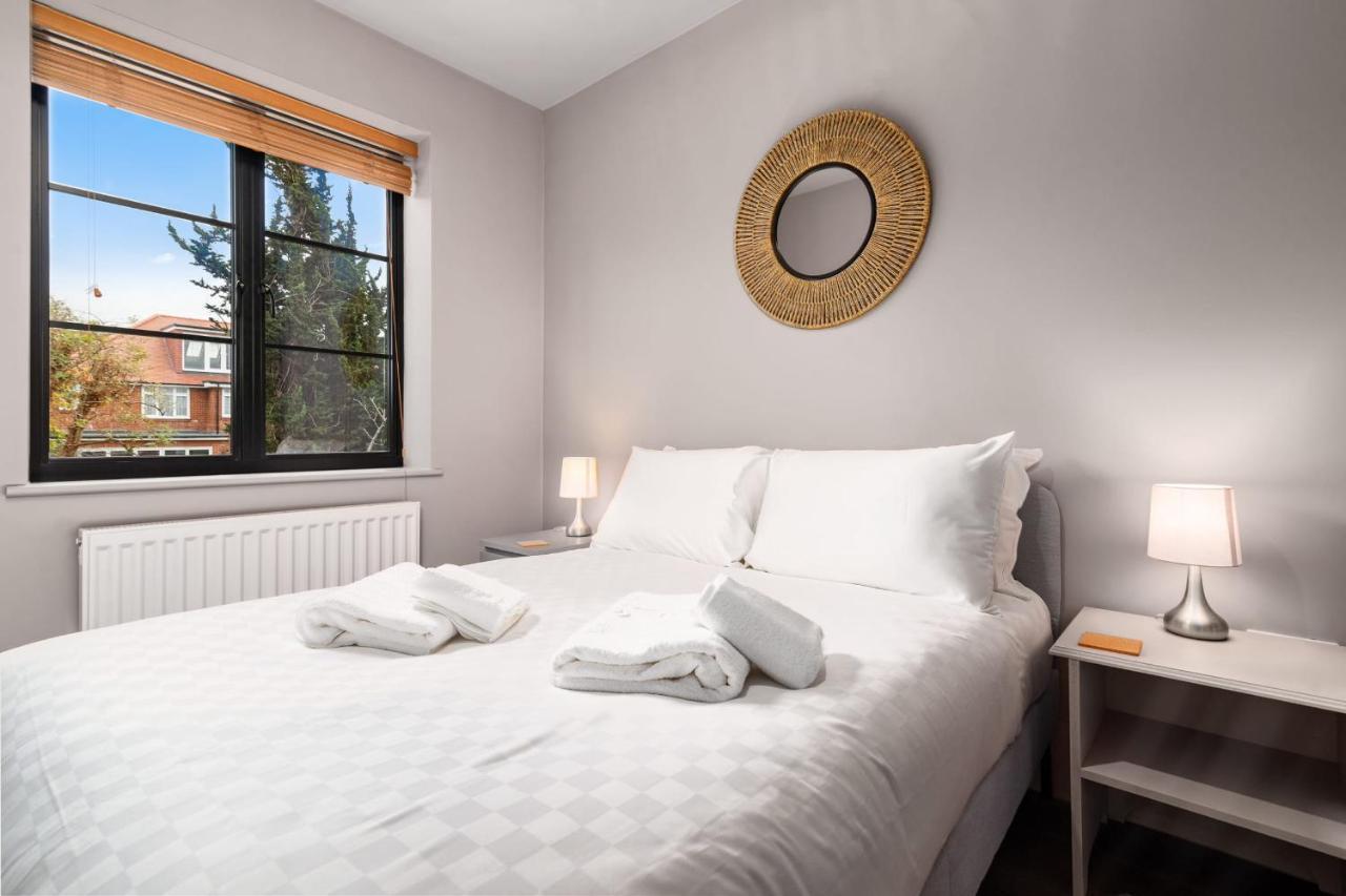 Lovely 2-Bed Apartment - Hosted By Guestready Лондон Екстер'єр фото
